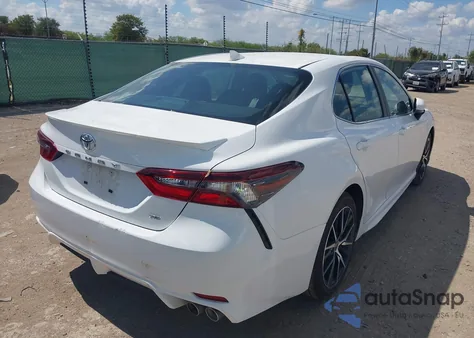 2024 Toyota Camry Se z USA, uszkodzony, nr VIN 4T1G11AK4RU889579
